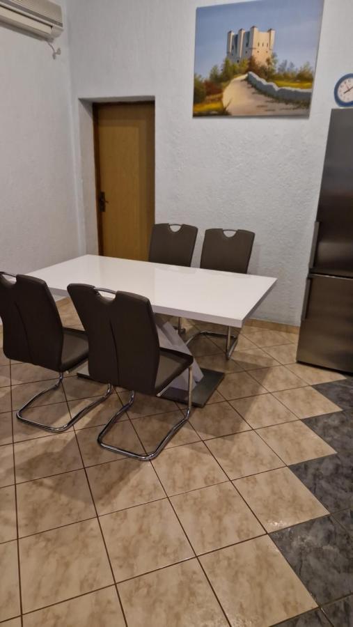 סנג' Apartment Jelena מראה חיצוני תמונה